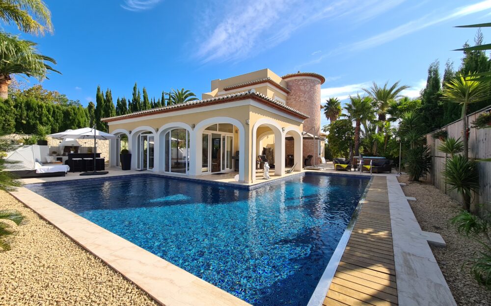 Villa In Javea